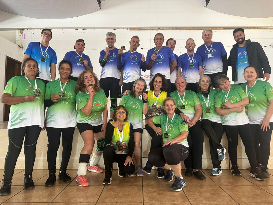 Campo Mourão é campeão no voleibol câmbio masculino e feminino no 1º Jogos do Idoso de Peabiru