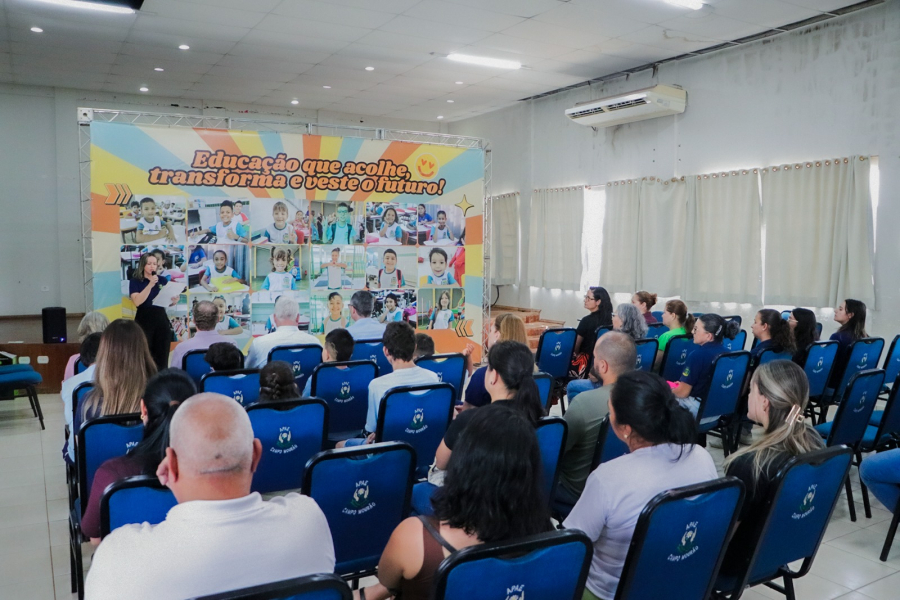 Prefeitura de Campo Mourão firma convênio com APAE para garantir uniformes escolares a alunos da instituição