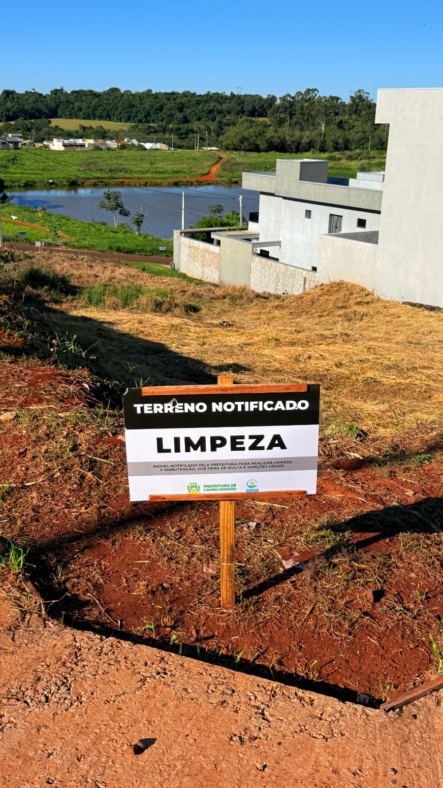 Prefeitura de Campo Mourão registra resultados positivos com uso de placas em terrenos notificados